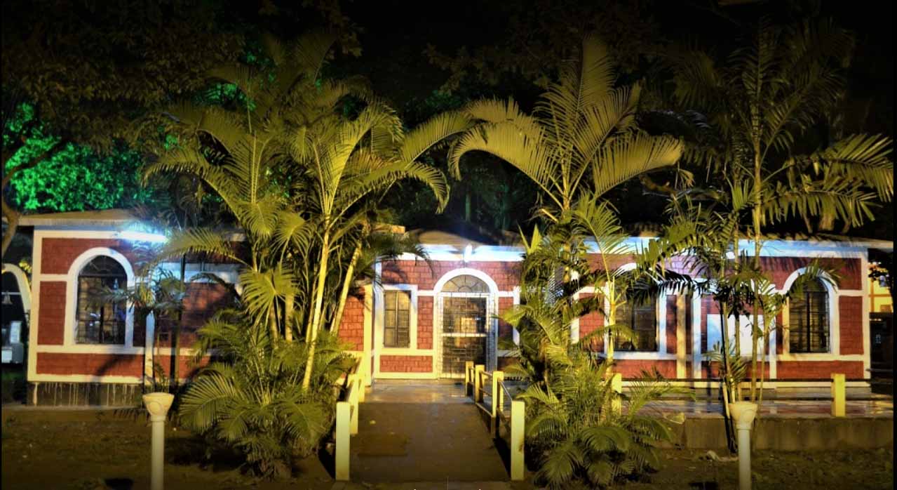 Ladies_canteen picture
